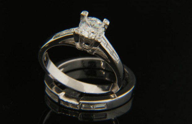 14k White Gold Classic Cathedral Engagement & Wedding band