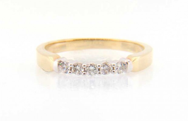 14k Gold 5-Stone Shared Prong Anniversary Band