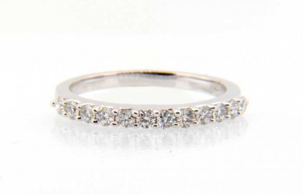 14k White Gold Shared Prong Set Round Brilliant Diamond Wedding Band