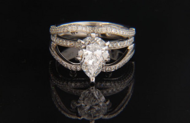 18k White Gold Modern Engagement Ring