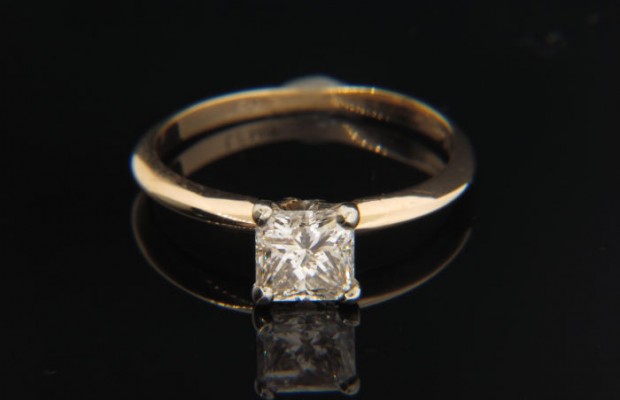 14k Gold Classic Solitaire