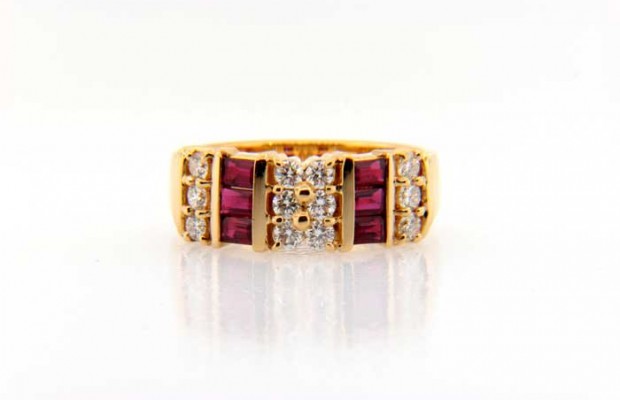 18 Karat Yellow Gold Ruby and Diamond Fashion Ring